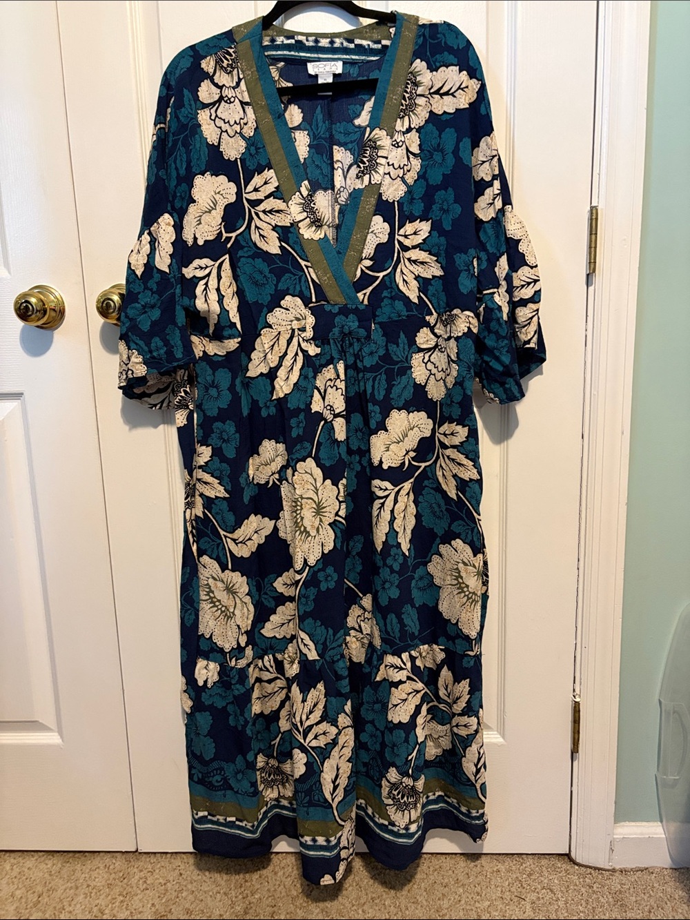 sofia by sofia vergara Teal & Cream Floral V-Neck Midi Dress